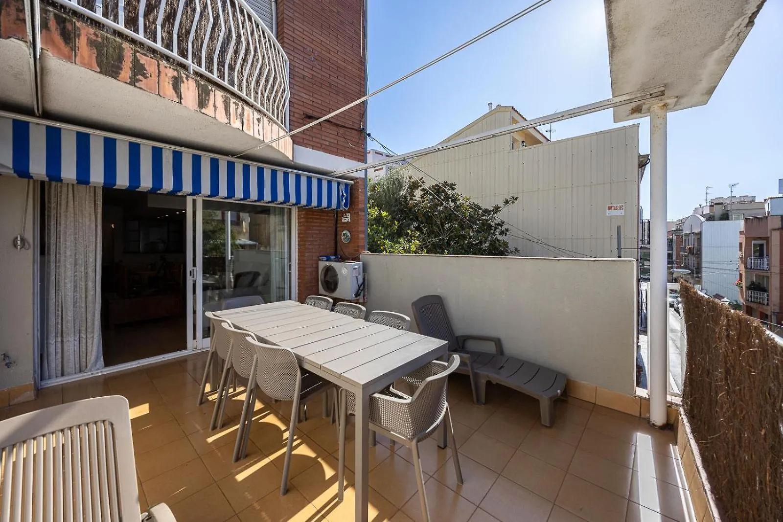 Holiday home House 5 Mins From Montgat Beach