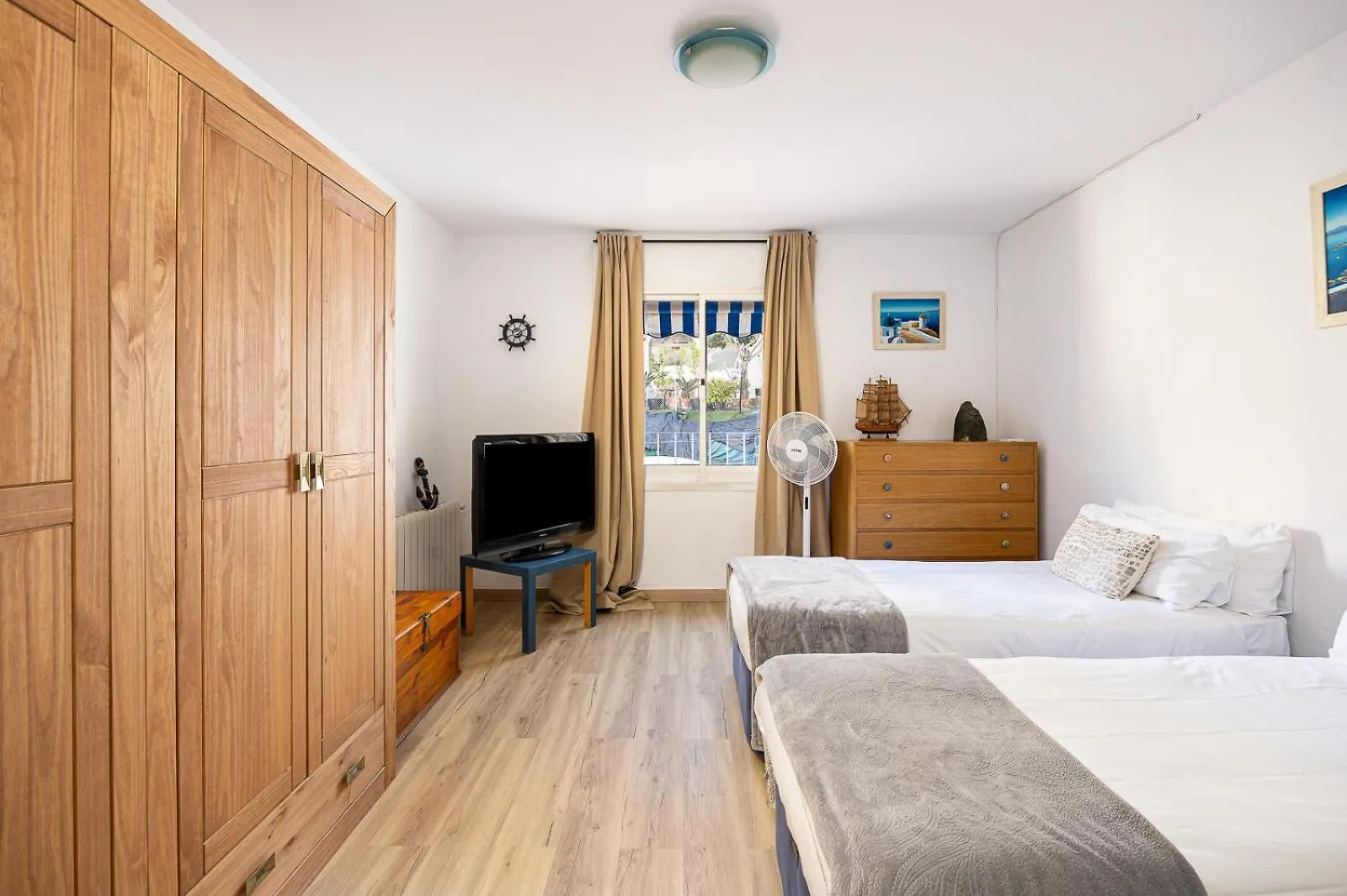 Holiday home House 5 Mins From Montgat Beach